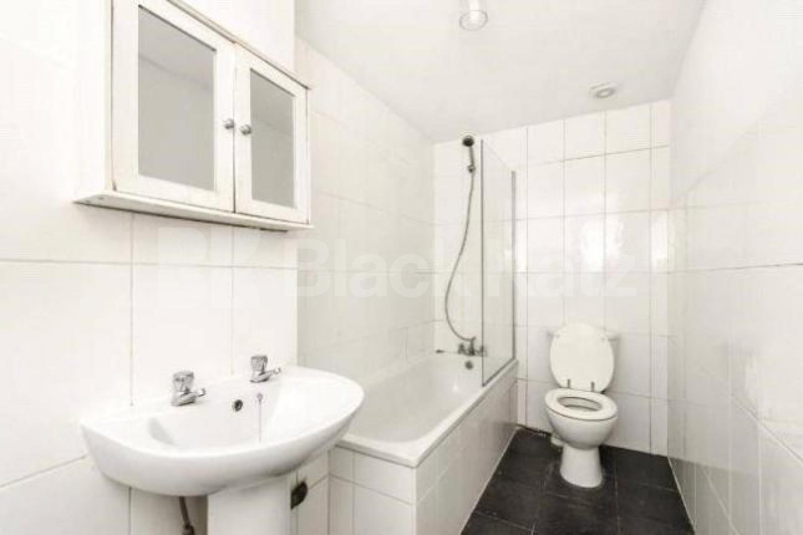 			1 Bedroom, 1 bath, 1 reception Apartment			 Thornhill Square, ISLINGTON/BARNSBURY